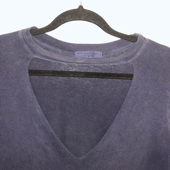 Urban Outfitters deep v soft tee - Picture 3 of 4